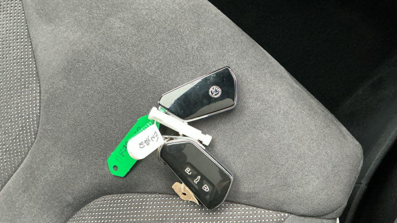 Skoda Enyaq 195kW 80x Sportline Plus 82kWh 4x4 5dr Auto Electric 